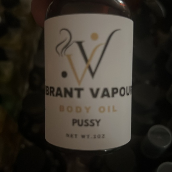 Brown Sugar Babe rollerball oils
Vibrant Vapours oils
~READ DESCRIPTION~ - Picture 11 of 12